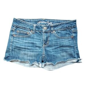 American Eagle Denim Shorts Medium Wash Stretch Low Rise Cut Off Size 6